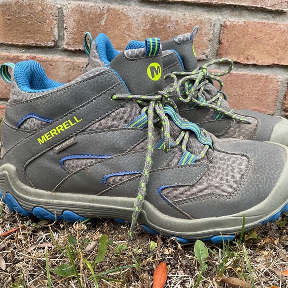 KIDS Merrell hiking shoe boot ⛰️🌲 - Picture 1 of 10